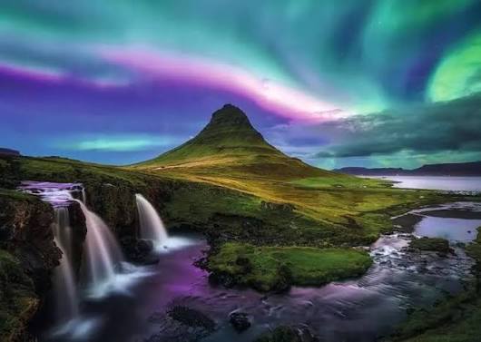 Aurora Over Kirkjufell 1000 Pc Puzzle
