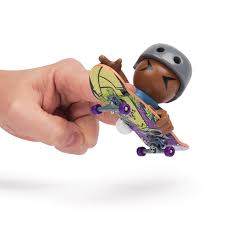 Tech Deck Sk8 Crew, Exclusive Fingerboard with Assistive Figure