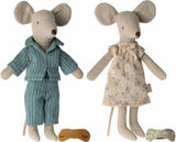 Mum and Dad Mice in Cigar Box