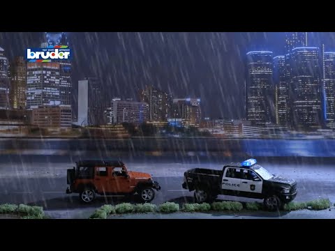 BRUDER RAM 2500 Police with Policeman and Light & Sound